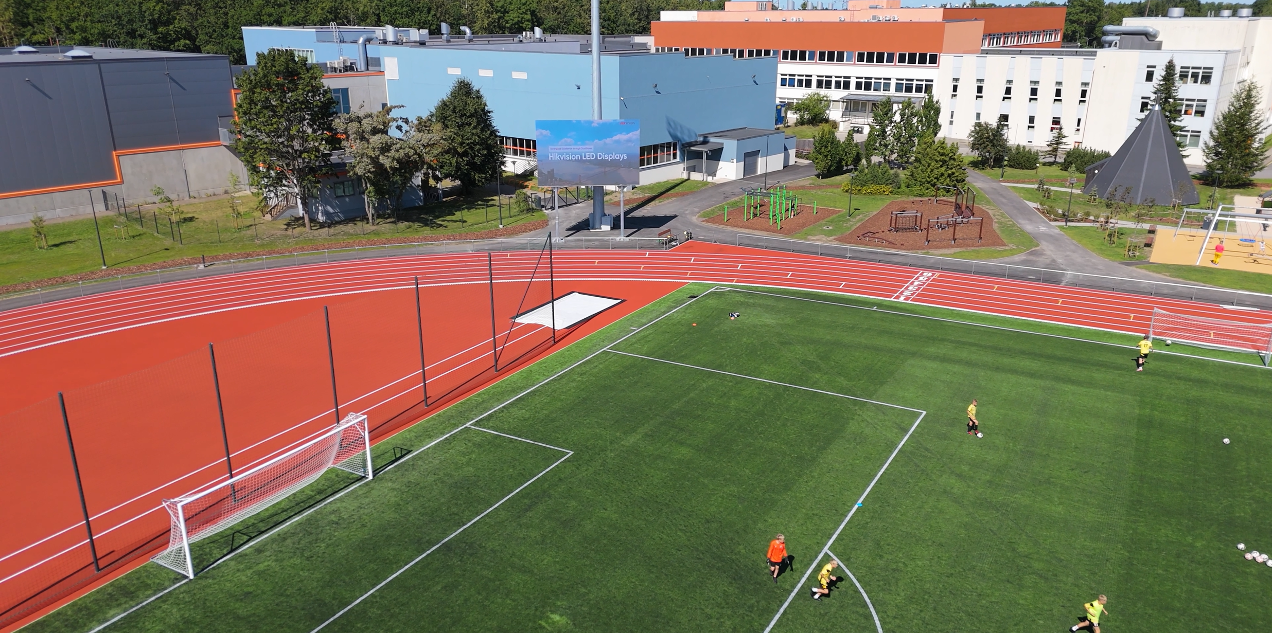 Jüri stadiona āra ekrāns