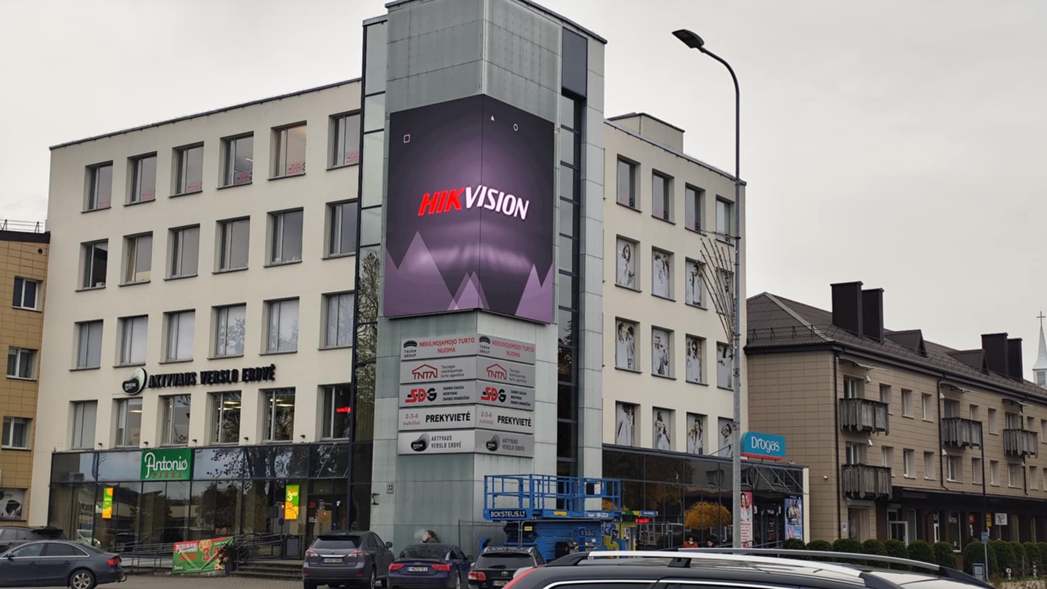 Tauragė Corner LED – kampinis vaizdas